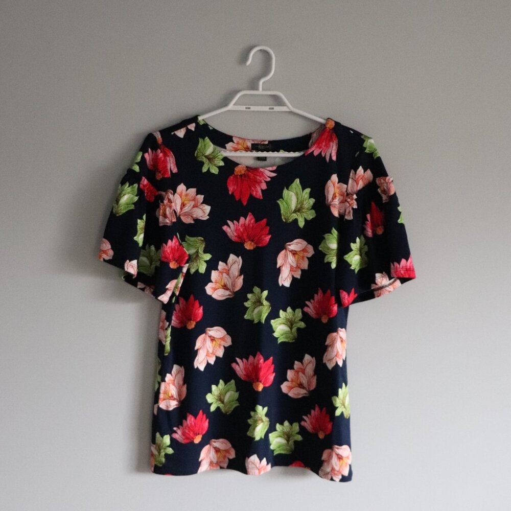 Ann Taylor Factory Bell Sleeve Floral Small‎ T-Shirt Pullover Blouse Top